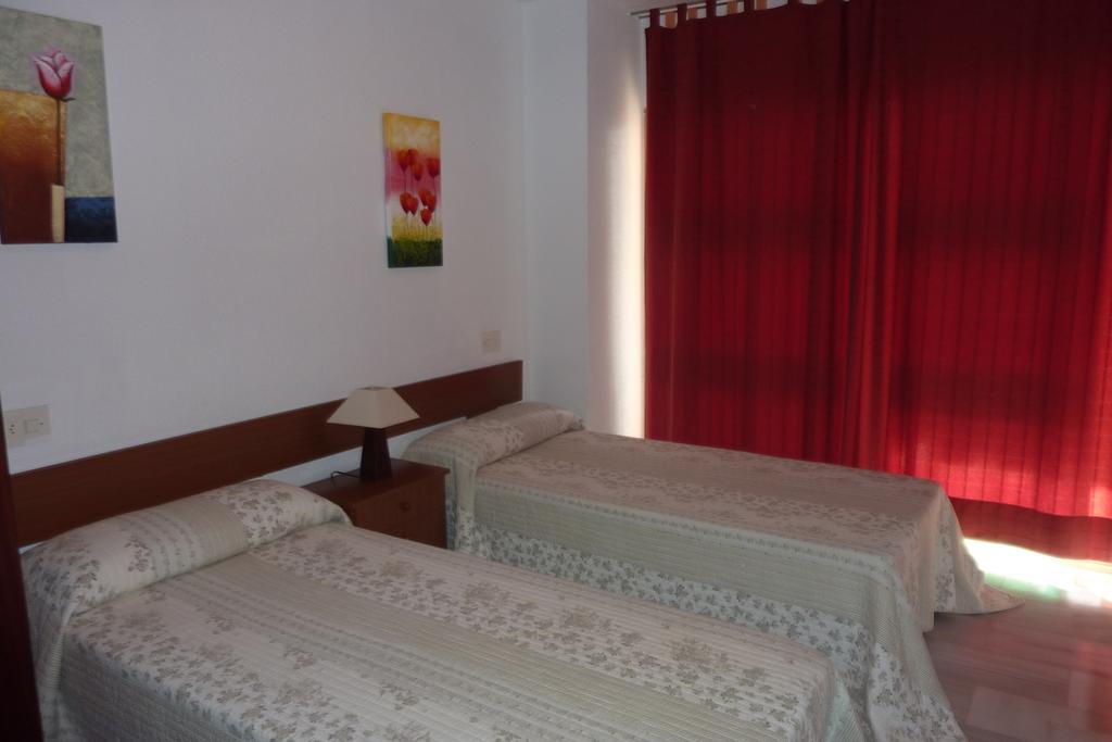 La Cigueena Alquilevante Benidorm Habitación foto