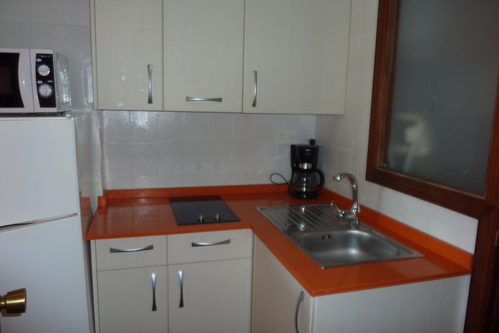 La Cigueena Alquilevante Benidorm Habitación foto